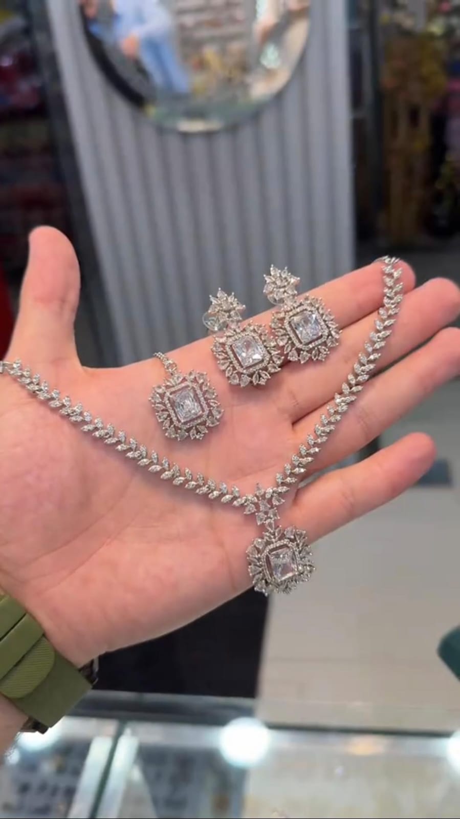 Elegant Silver Zircon Jewelry Set – Necklace, Earrings & Pendant