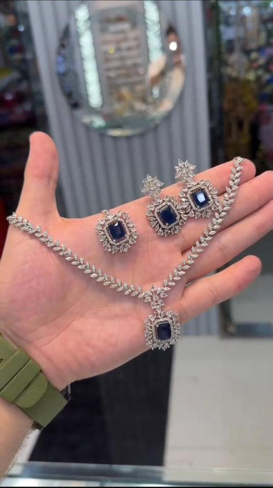 Elegant Silver Zircon Jewelry Set – Necklace, Earrings & Pendant